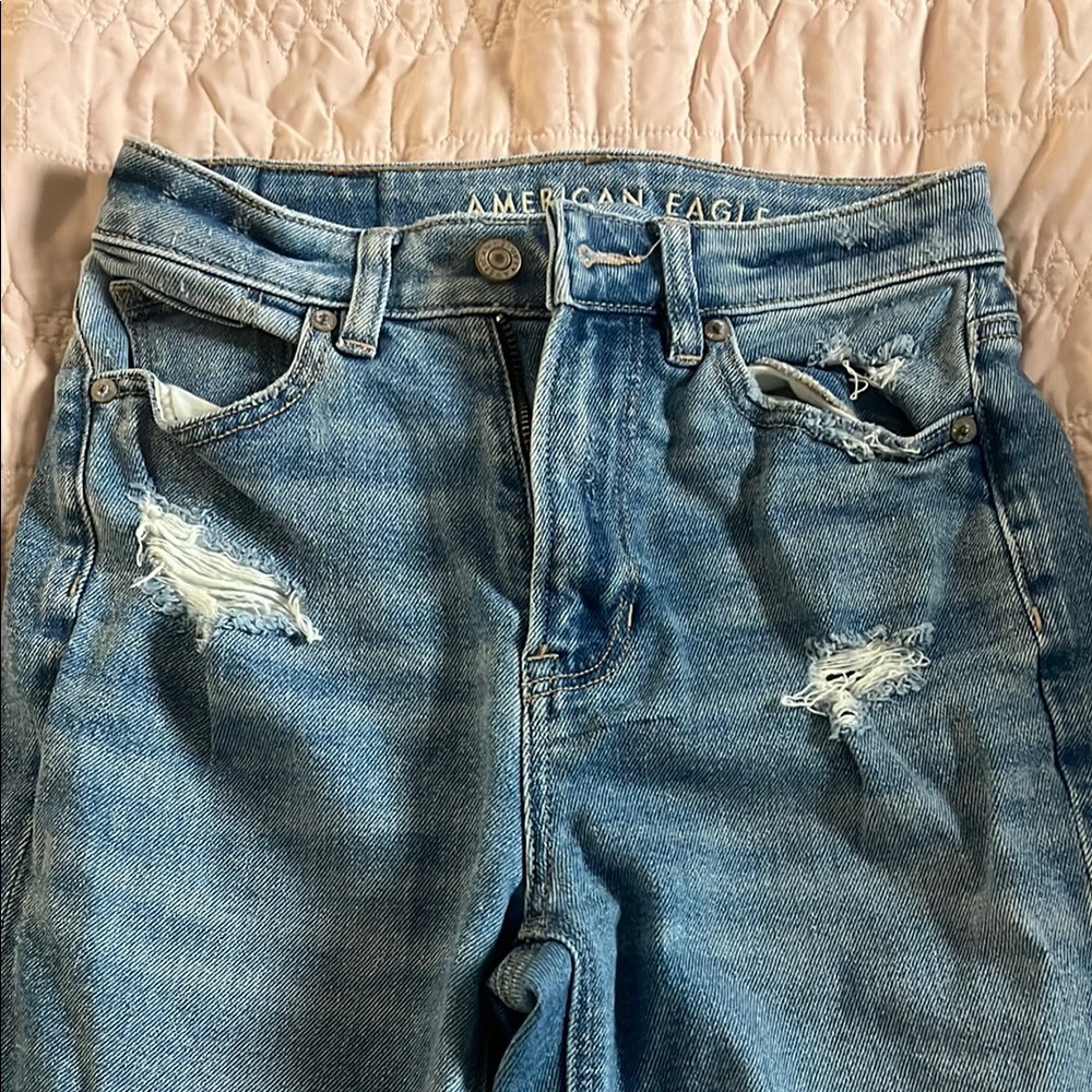 American Eagle Outfitters Women's Blue Distressed Jeans